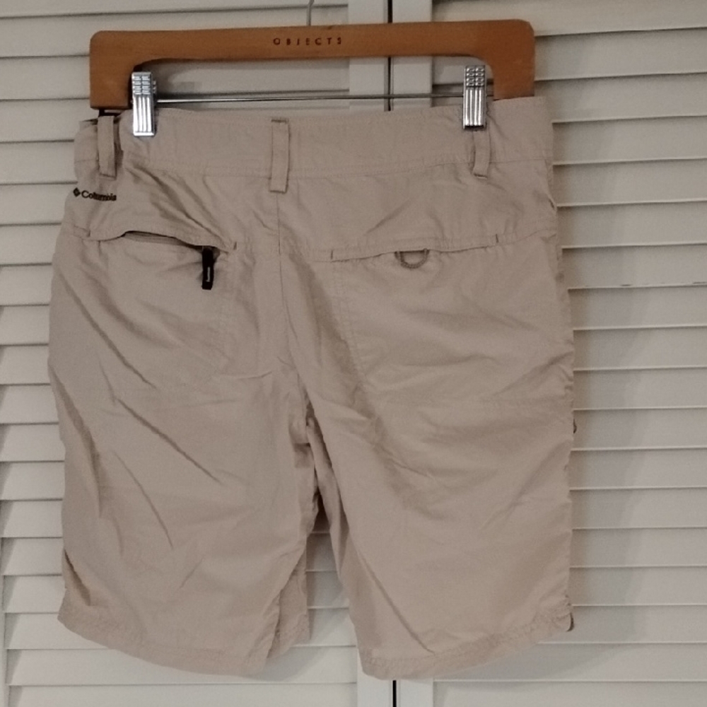 Columbia Women's Tan Cargo Shorts - Picture 4 of 6